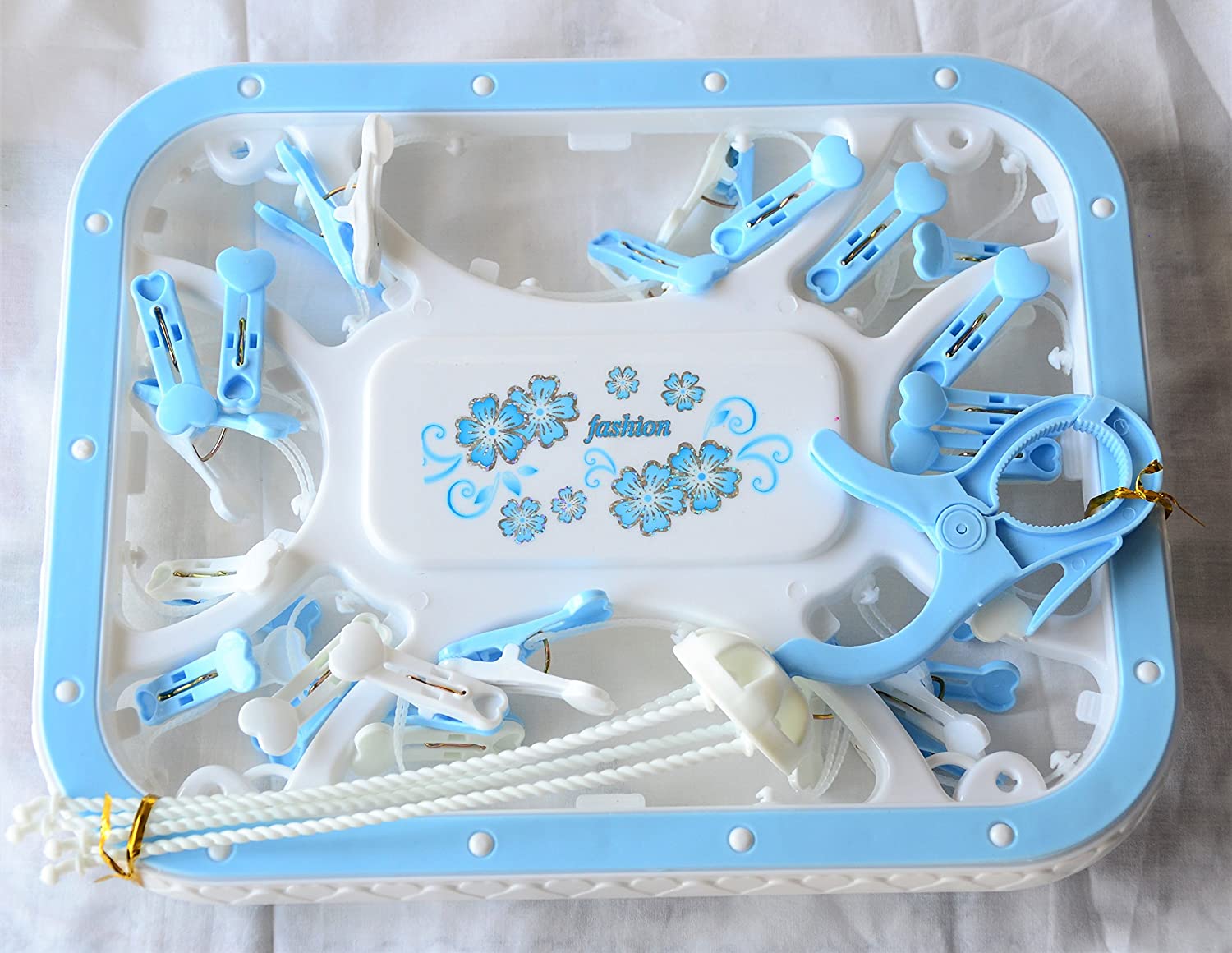 919GjGk4iSL._SL1500_ Kids Hanger Rack with 24 Clips - Image 1