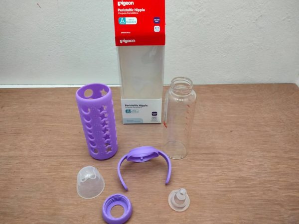Pigeon Glass feeder with silicone cover - Image 2