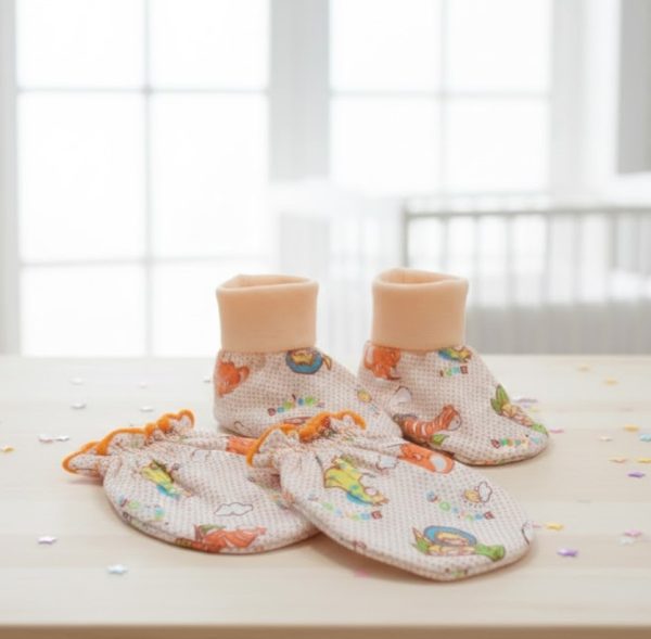 Newborn Baby Gift Mittens and Booties - Image 4