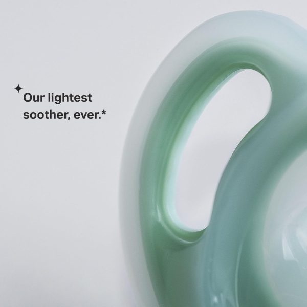 Tommee Tippee Ultra-Light Silicone Soother - Image 4